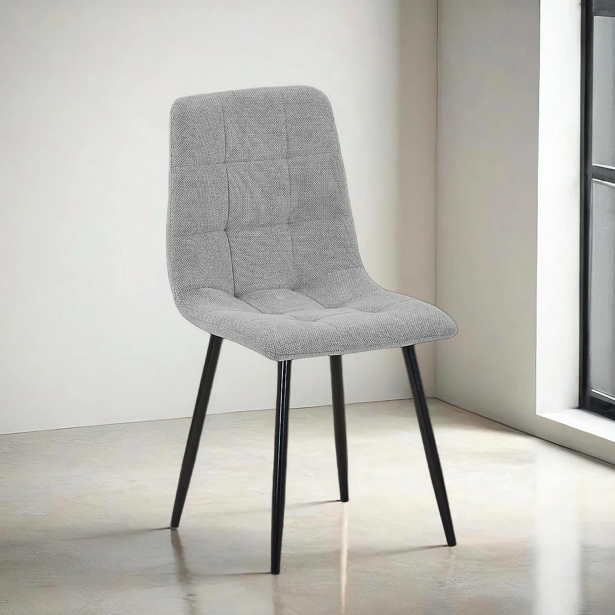 Silla Angela tapizada en tela resistente al agua